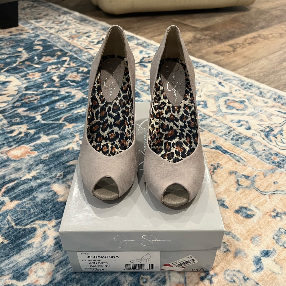 Jessica Simpson Ramona Heel - Ash Grey Oakes Leather